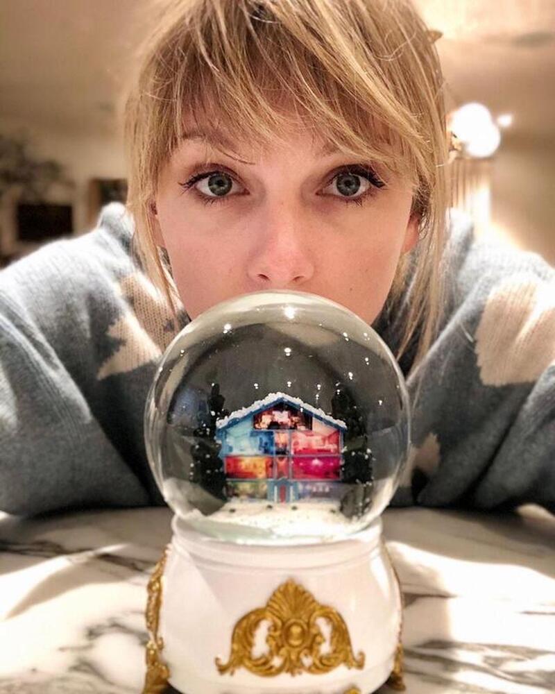 Lover snowglobe for Taylor Swift.
